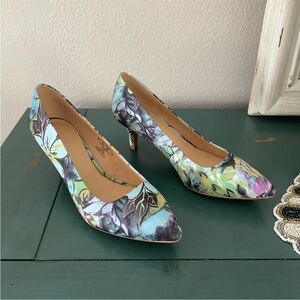 Simply Styled Slip-on Pump, Size 7M